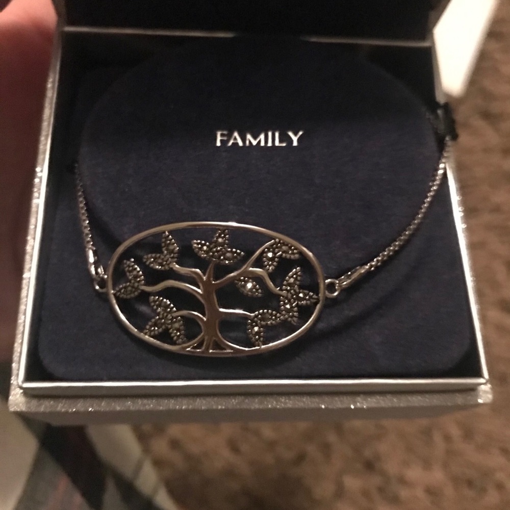 Family tree bracelet